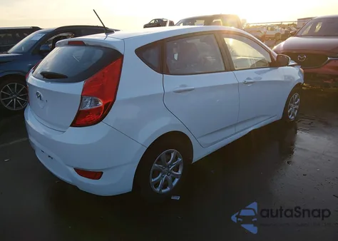 2013 Hyundai Accent Gs z USA, uszkodzony, nr VIN KMHCT5AE5DU138185